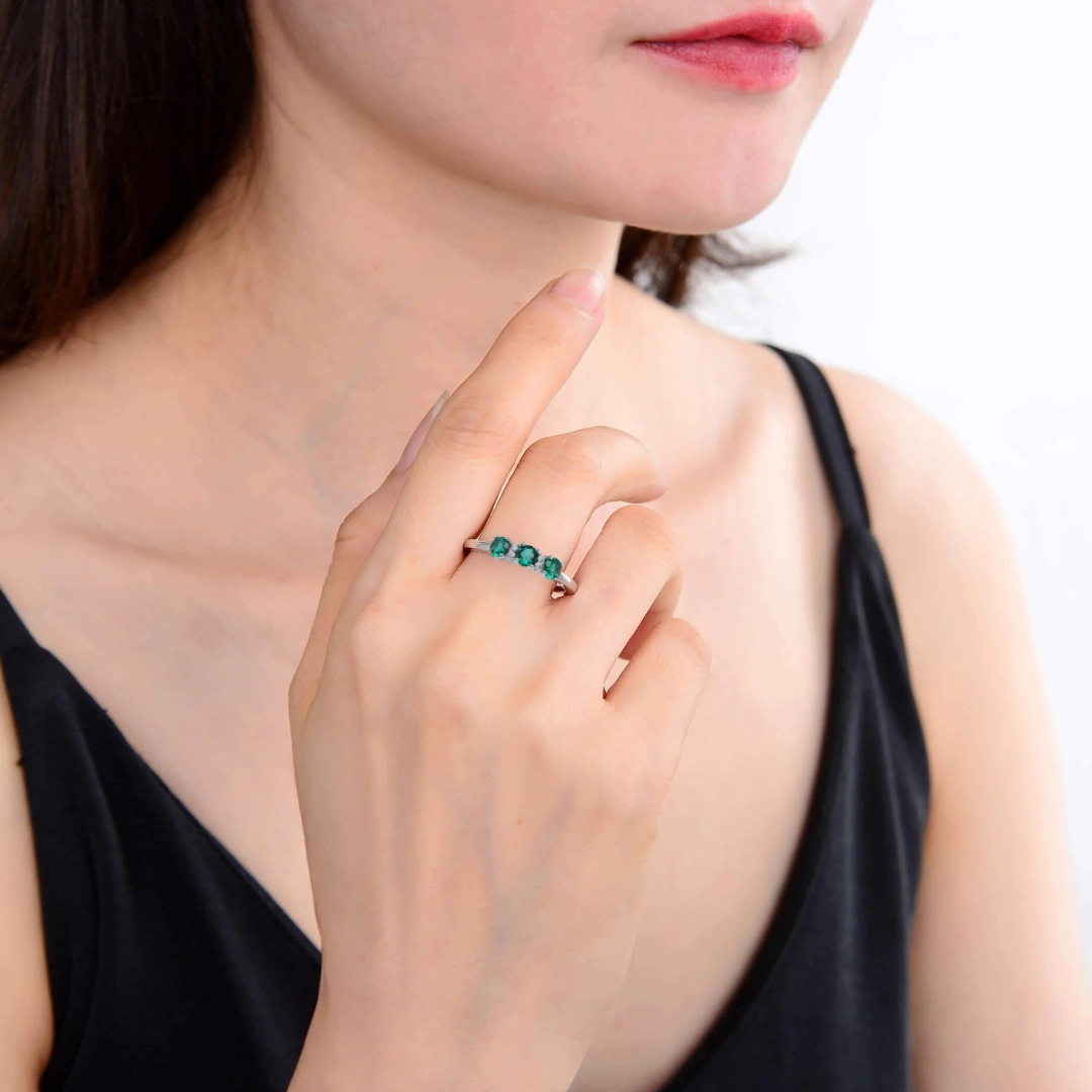 Sterling Silver Emerald & Moissanite Three Stone Ring - Image 5